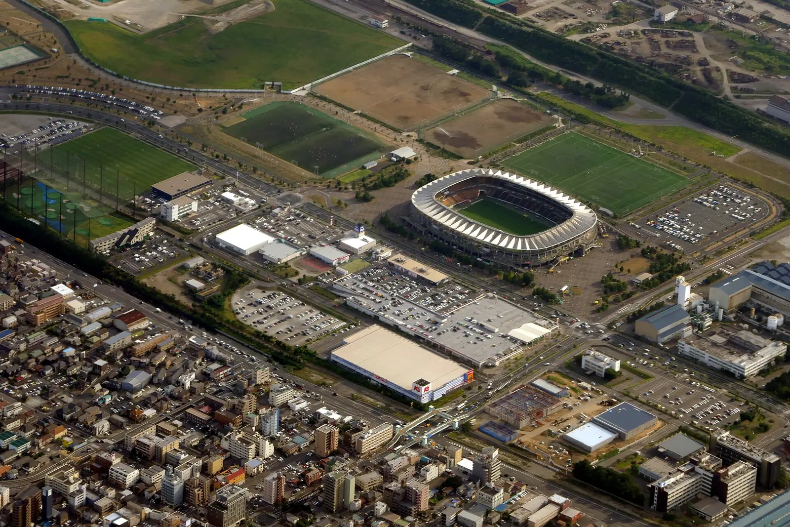 Aerial view of Fukuda Denshi Arena and the surrounding grounds of Soga Sports Park in Chiba